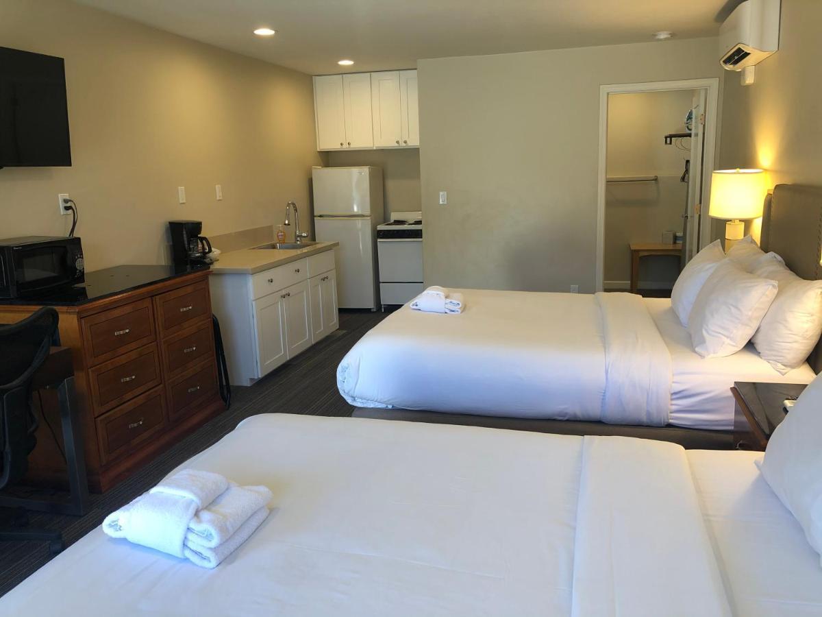 Moonlight Beach Motel เอนซินีทัส ภายนอก รูปภาพ