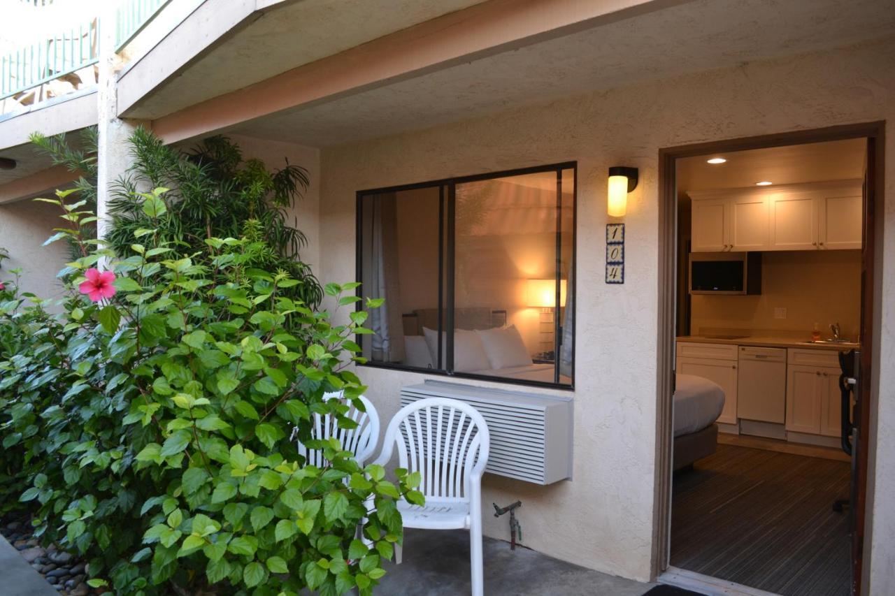 Moonlight Beach Motel เอนซินีทัส ภายนอก รูปภาพ