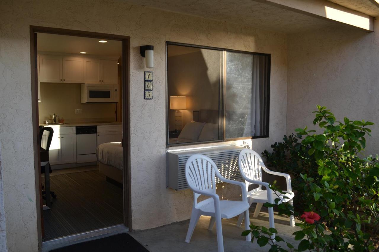 Moonlight Beach Motel เอนซินีทัส ภายนอก รูปภาพ