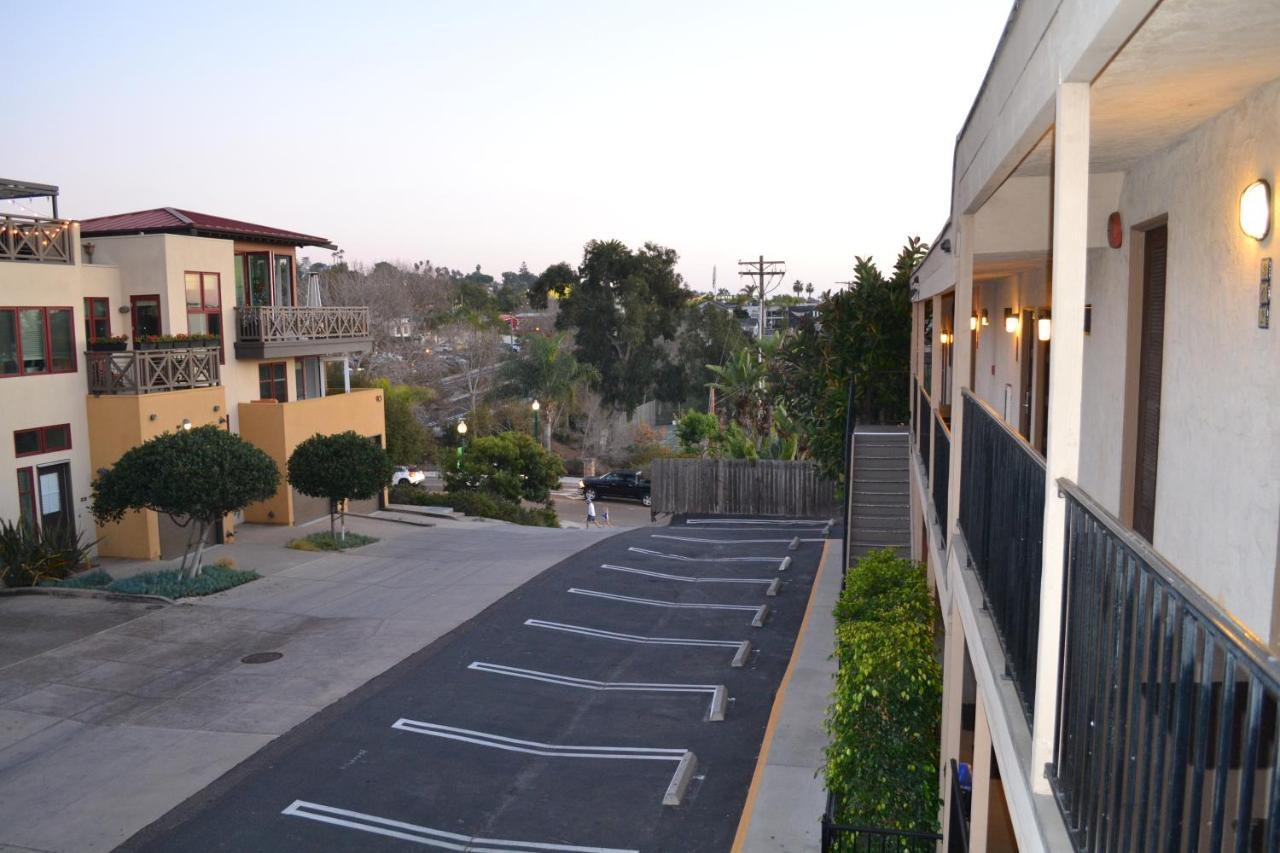 Moonlight Beach Motel เอนซินีทัส ภายนอก รูปภาพ