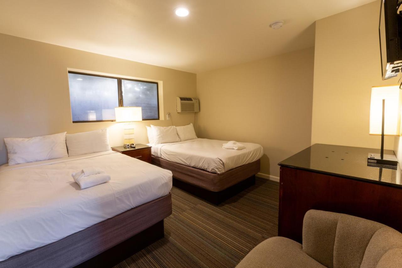 Moonlight Beach Motel เอนซินีทัส ภายนอก รูปภาพ